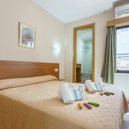Hostal Costabella Powered By Faro Homes Фуэнхирола Экстерьер фото