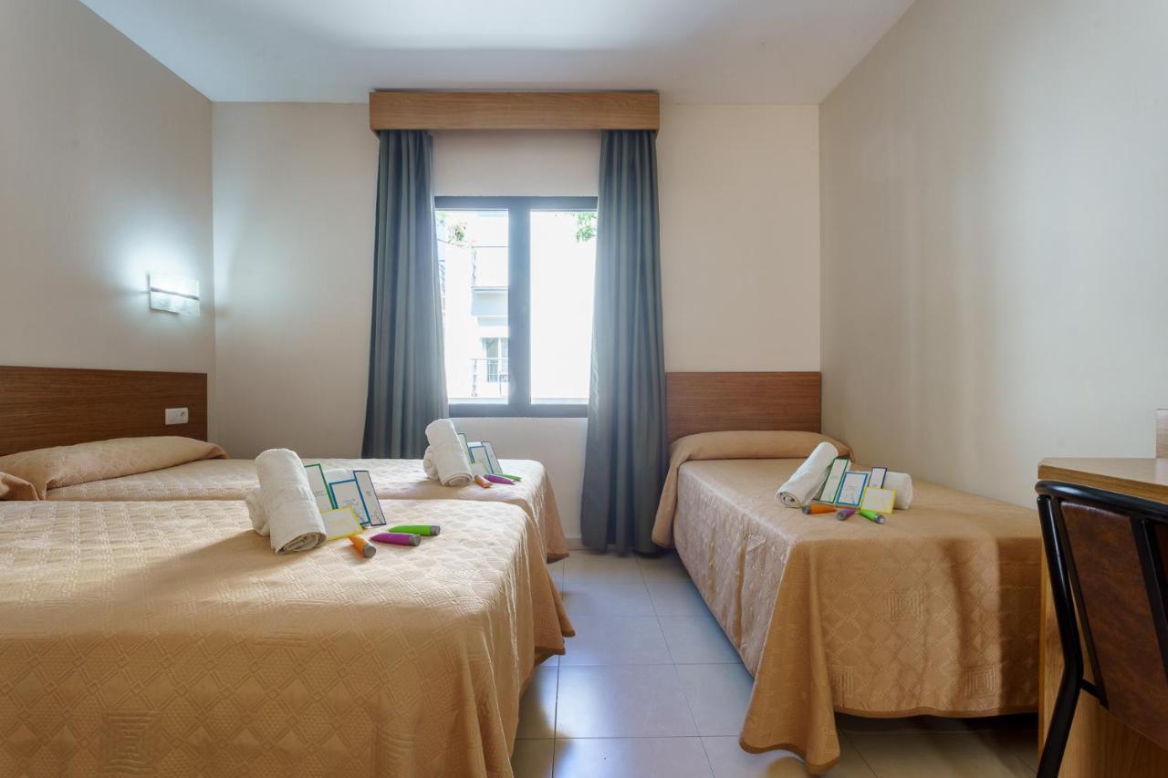 Hostal Costabella Powered By Faro Homes Фуэнхирола Экстерьер фото