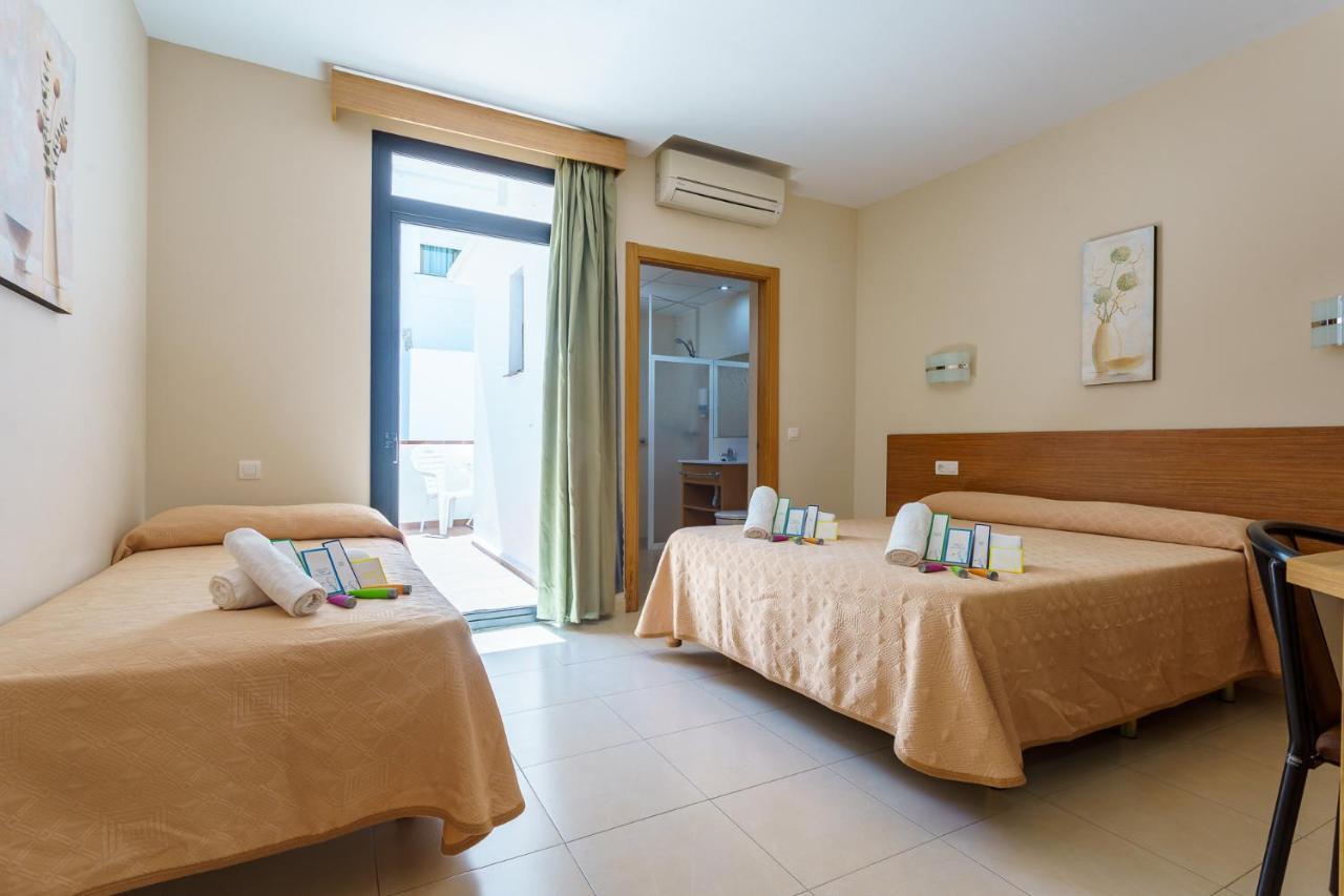 Hostal Costabella Powered By Faro Homes Фуэнхирола Экстерьер фото