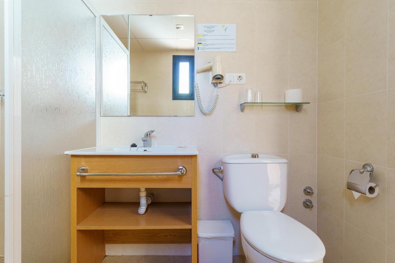 Hostal Costabella Powered By Faro Homes Фуэнхирола Экстерьер фото