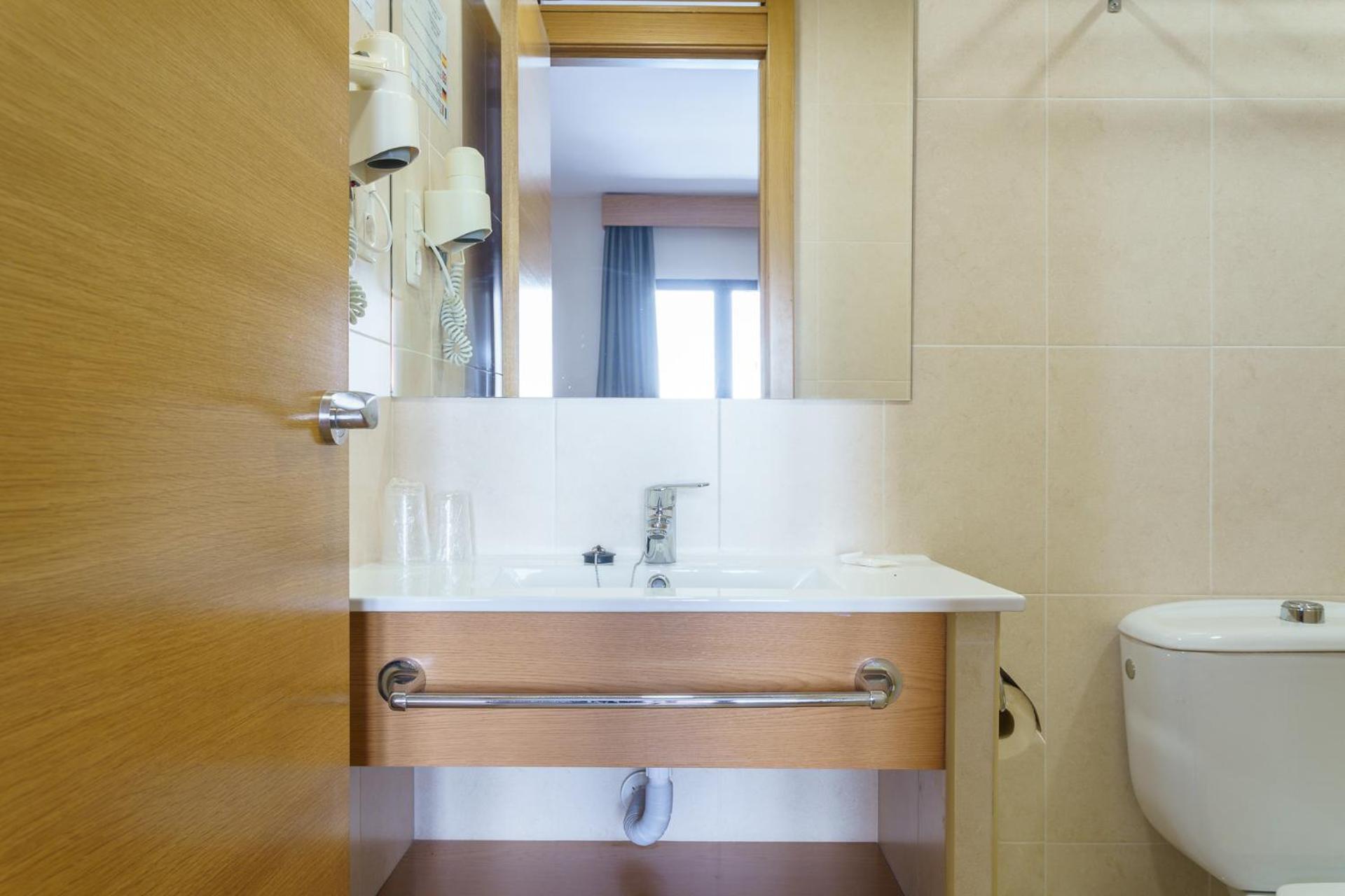 Hostal Costabella Powered By Faro Homes Фуэнхирола Номер фото
