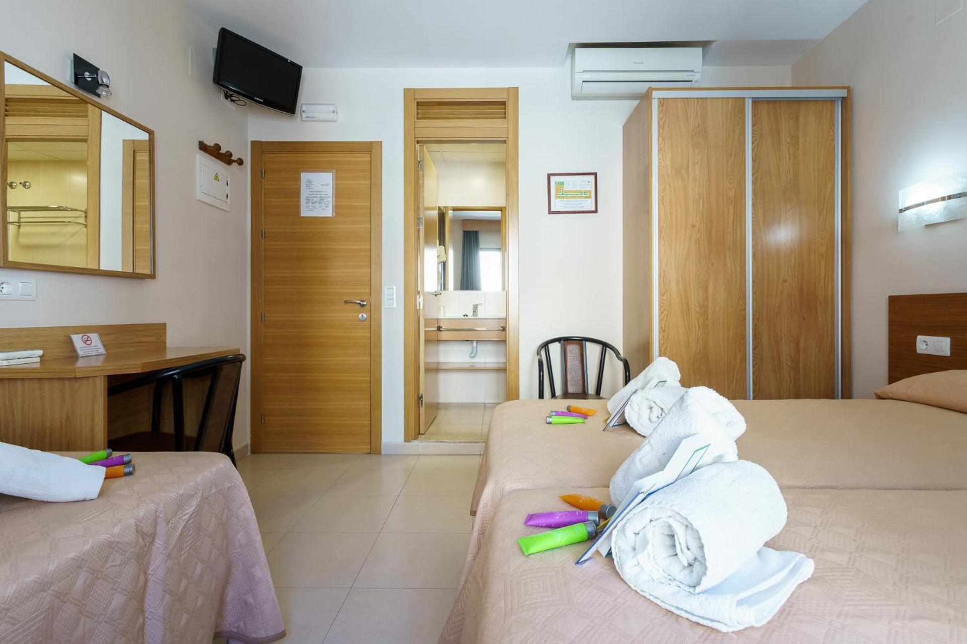 Hostal Costabella Powered By Faro Homes Фуэнхирола Номер фото